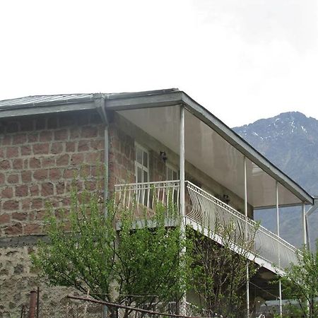 Red Stone Guest House Казбеги Стая снимка